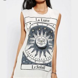 UO Graphic Vintage Muscle Tee